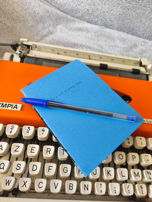 "It's not a phase mom" - Carnet A6 48 pages bleu / noir